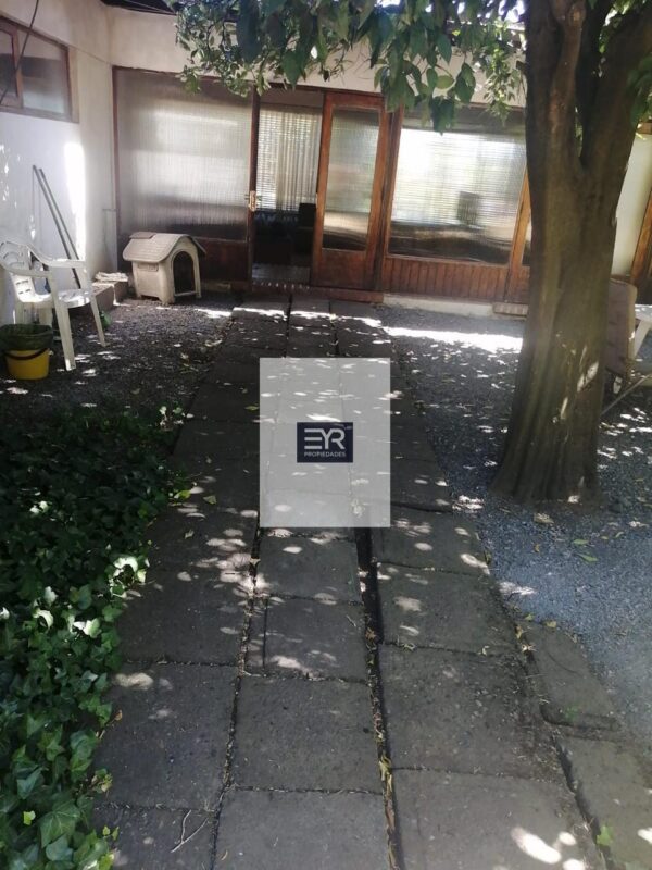 VENDE CASA DE 2.000 MTS.2 EN LOS ÁNGELES